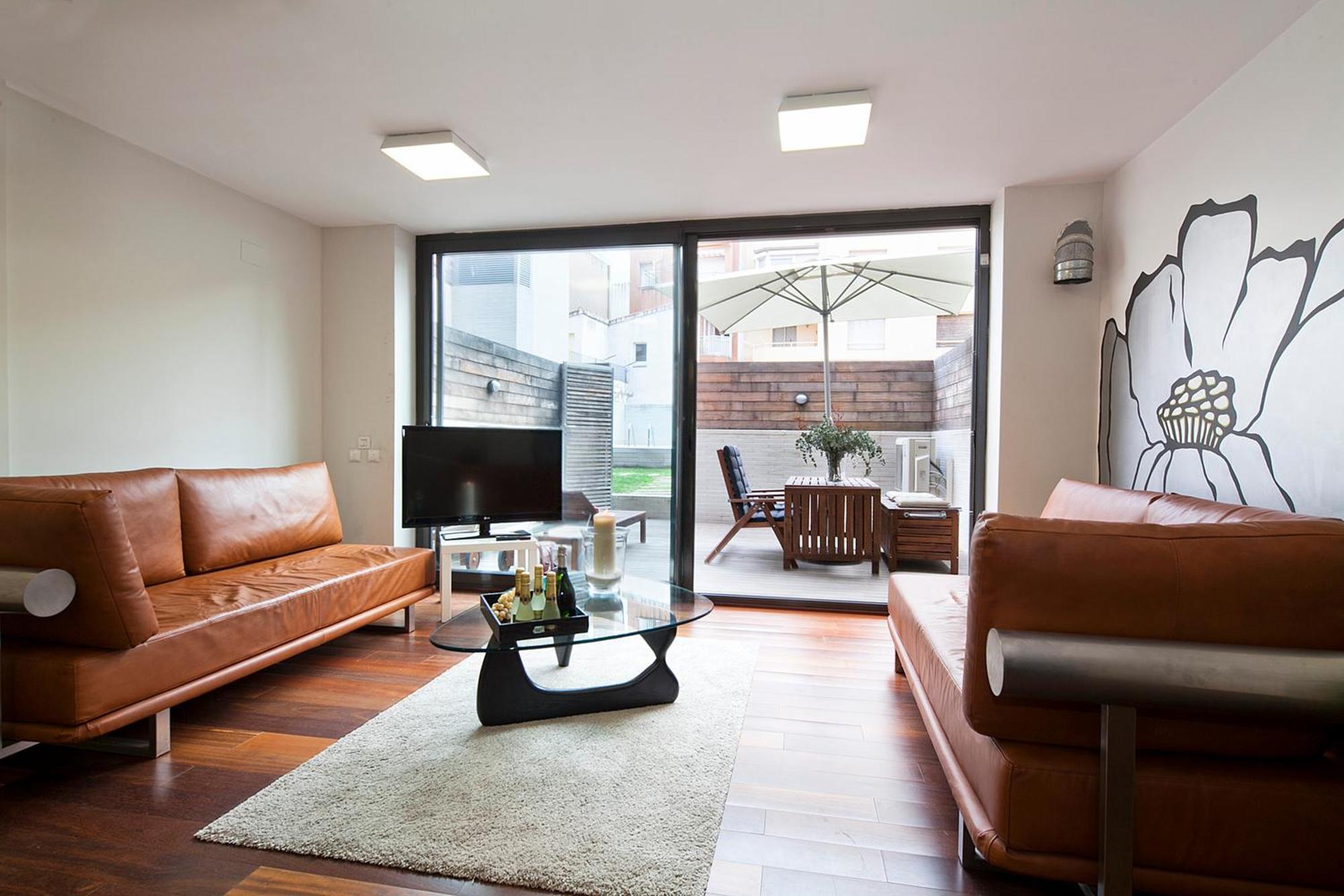 My Space Emirates - Splendid Apartment With Terrace And Pool Near Park Gueell برشلونة المظهر الخارجي الصورة