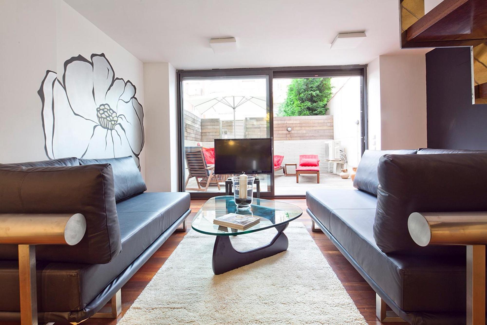 My Space Emirates - Splendid Apartment With Terrace And Pool Near Park Gueell برشلونة المظهر الخارجي الصورة