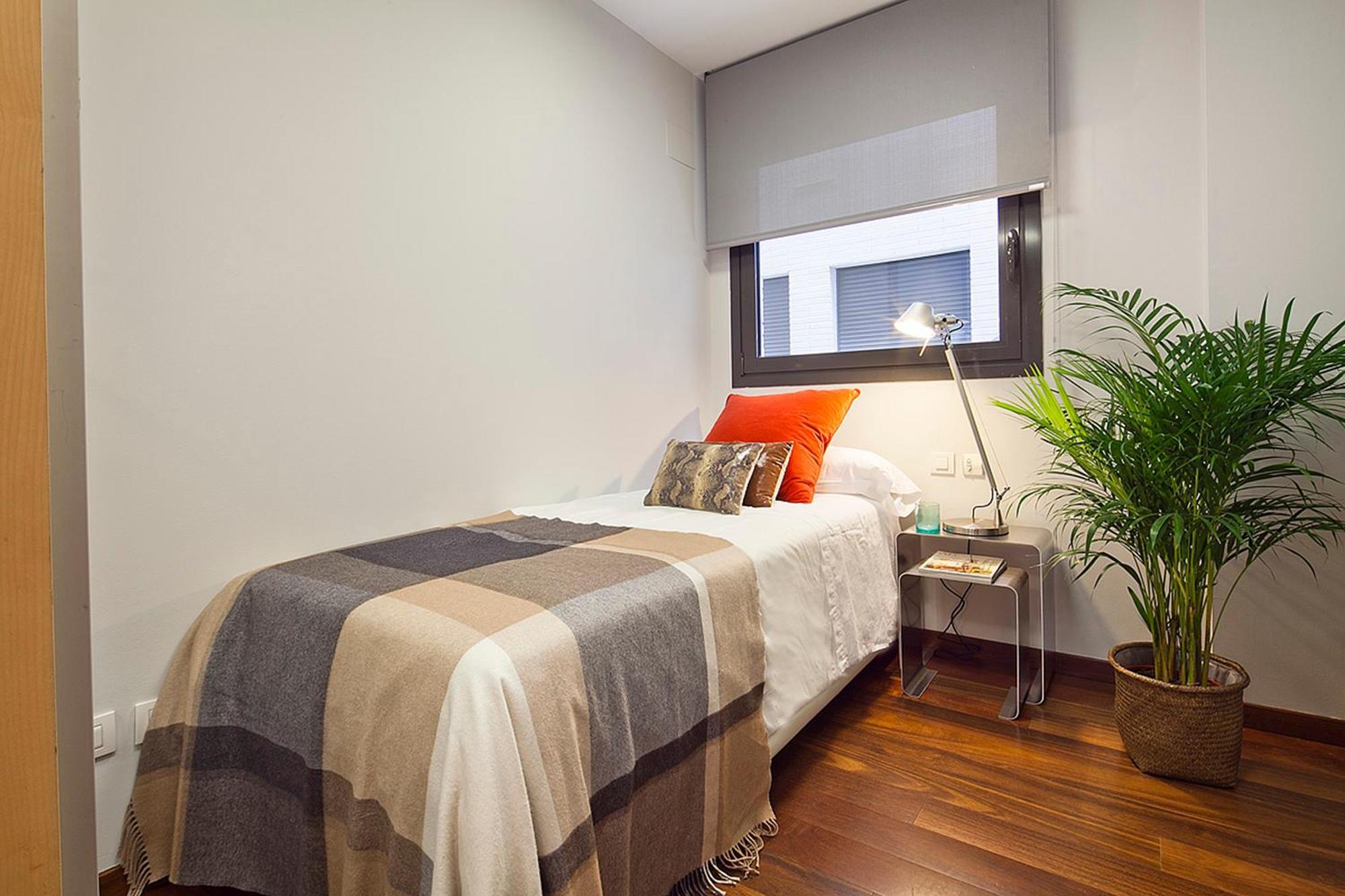 My Space Emirates - Splendid Apartment With Terrace And Pool Near Park Gueell برشلونة المظهر الخارجي الصورة