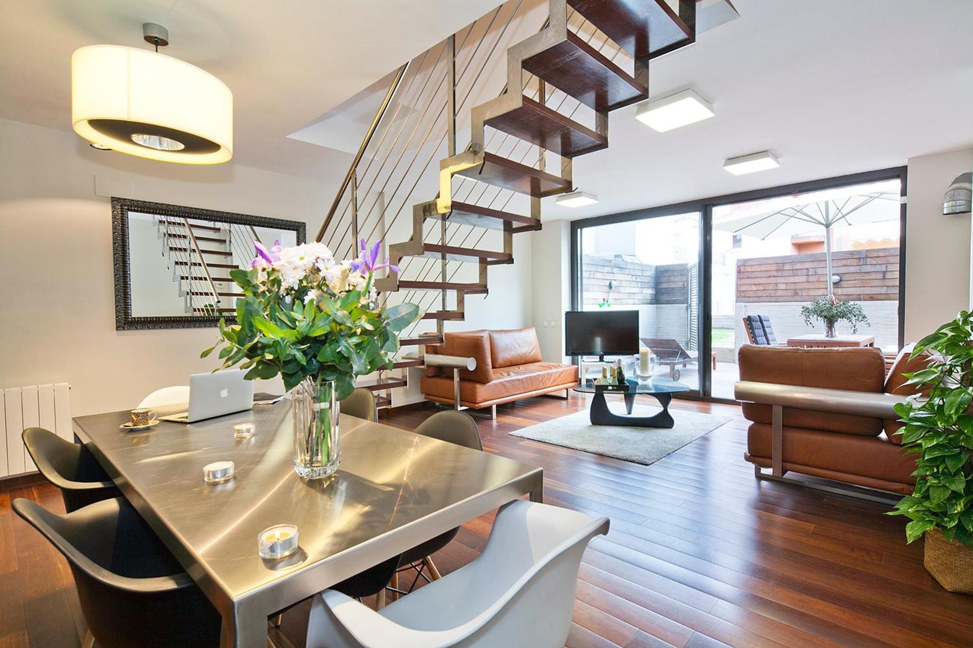 My Space Emirates - Splendid Apartment With Terrace And Pool Near Park Gueell برشلونة الغرفة الصورة
